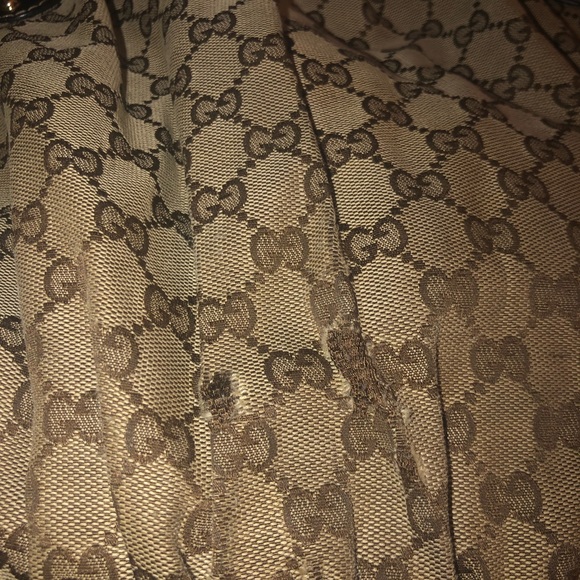 Large Gucci studded Pelham hobo bag - Picture 3 of 5
